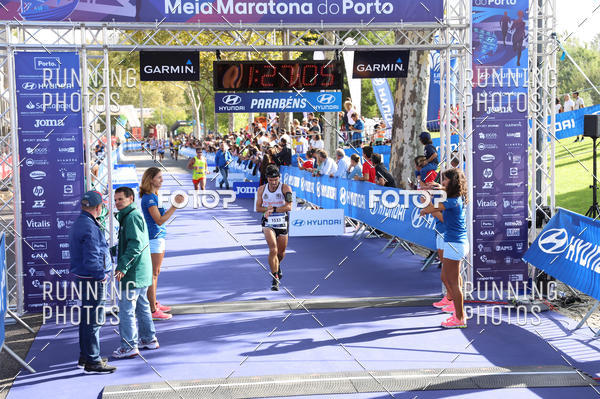 Buy your photos of the eventMeia Maratona Porto 2019 on Fotop