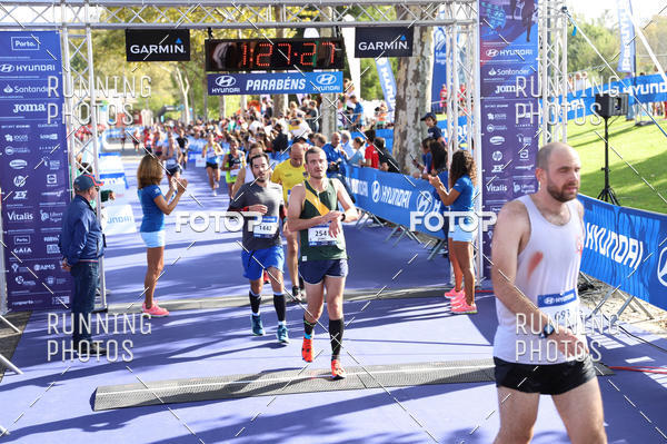 Buy your photos of the eventMeia Maratona Porto 2019 on Fotop