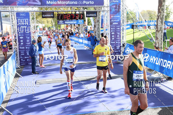 Buy your photos of the eventMeia Maratona Porto 2019 on Fotop