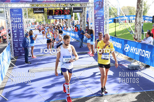 Buy your photos of the eventMeia Maratona Porto 2019 on Fotop