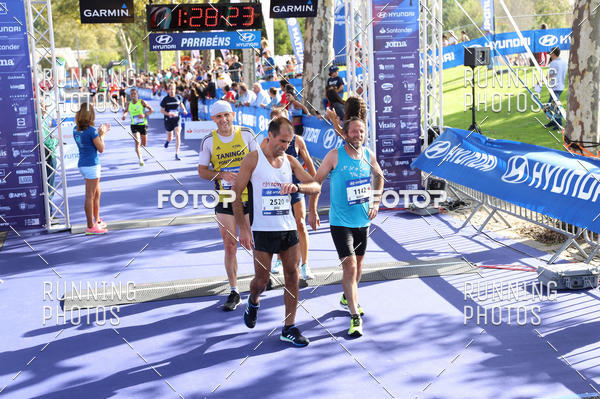 Buy your photos of the eventMeia Maratona Porto 2019 on Fotop