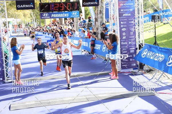Buy your photos of the eventMeia Maratona Porto 2019 on Fotop