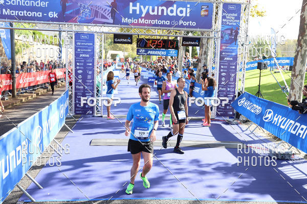 Buy your photos of the eventMeia Maratona Porto 2019 on Fotop