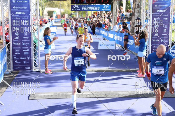Buy your photos of the eventMeia Maratona Porto 2019 on Fotop
