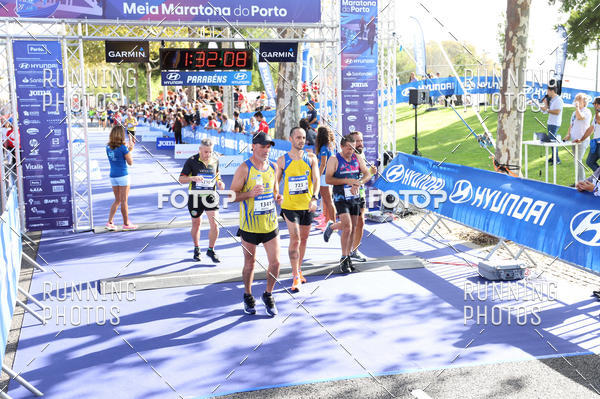 Buy your photos of the eventMeia Maratona Porto 2019 on Fotop
