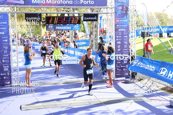Buy your photos of the eventMeia Maratona Porto 2019 on Fotop