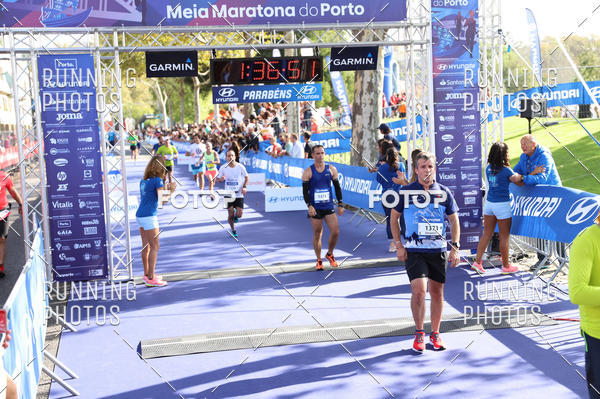 Buy your photos of the eventMeia Maratona Porto 2019 on Fotop
