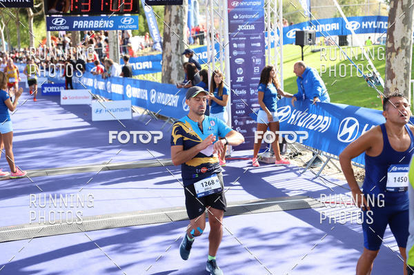 Buy your photos of the eventMeia Maratona Porto 2019 on Fotop