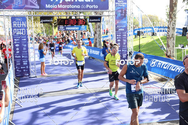 Buy your photos of the eventMeia Maratona Porto 2019 on Fotop