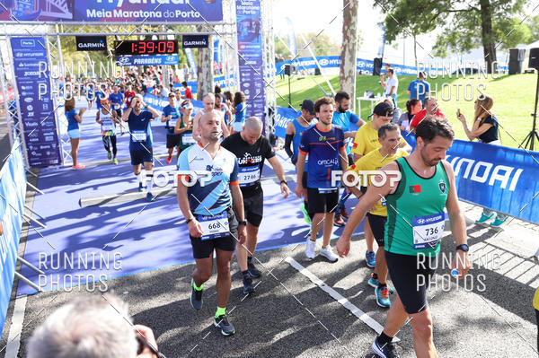 Buy your photos of the eventMeia Maratona Porto 2019 on Fotop