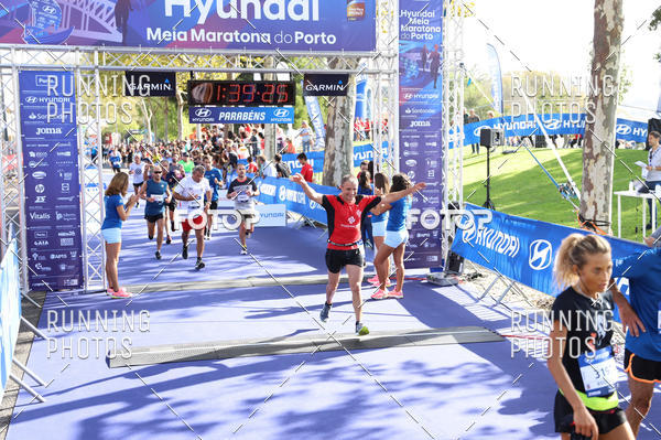 Buy your photos of the eventMeia Maratona Porto 2019 on Fotop