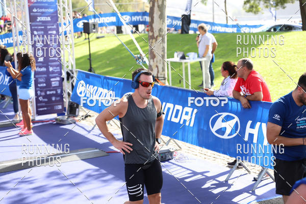 Buy your photos of the eventMeia Maratona Porto 2019 on Fotop