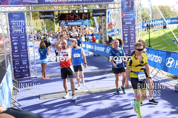 Buy your photos of the eventMeia Maratona Porto 2019 on Fotop