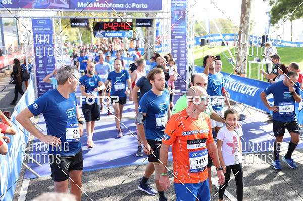 Buy your photos of the eventMeia Maratona Porto 2019 on Fotop