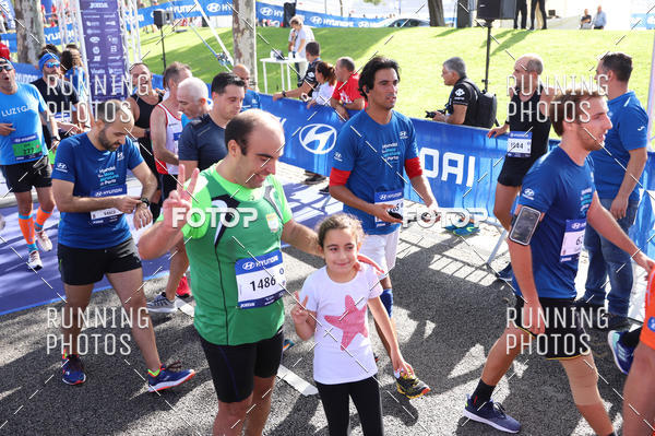 Buy your photos of the eventMeia Maratona Porto 2019 on Fotop