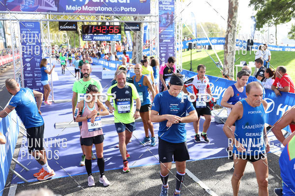 Buy your photos of the eventMeia Maratona Porto 2019 on Fotop