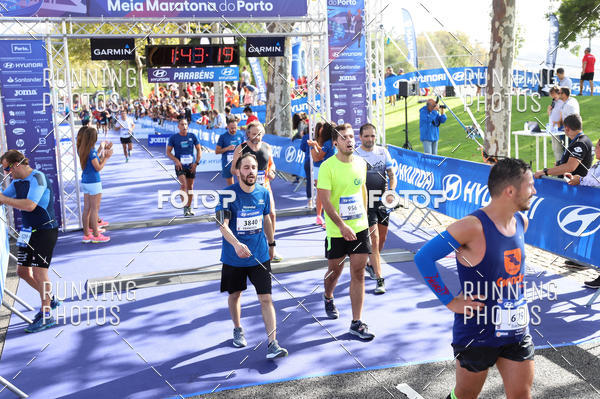 Buy your photos of the eventMeia Maratona Porto 2019 on Fotop