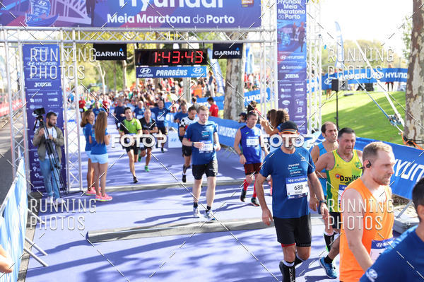 Buy your photos of the eventMeia Maratona Porto 2019 on Fotop