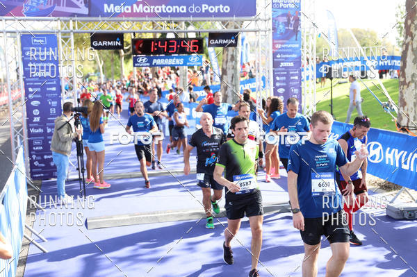 Buy your photos of the eventMeia Maratona Porto 2019 on Fotop