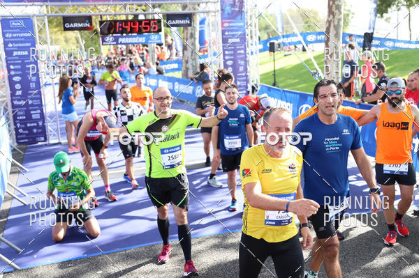 Buy your photos of the eventMeia Maratona Porto 2019 on Fotop