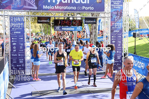 Buy your photos of the eventMeia Maratona Porto 2019 on Fotop