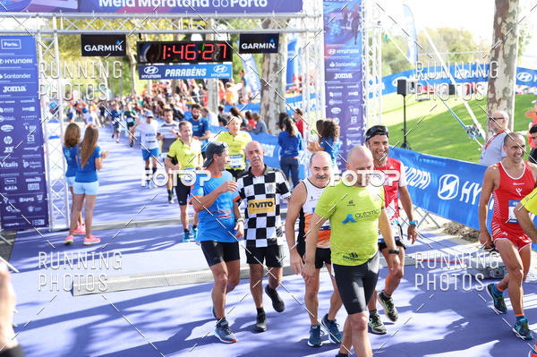 Buy your photos of the eventMeia Maratona Porto 2019 on Fotop