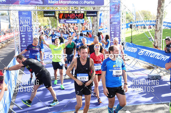 Buy your photos of the eventMeia Maratona Porto 2019 on Fotop