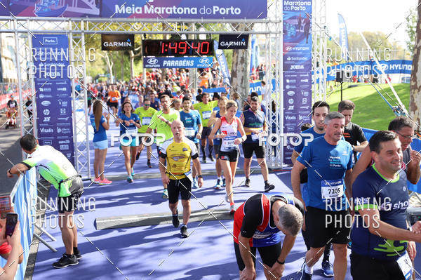 Buy your photos of the eventMeia Maratona Porto 2019 on Fotop