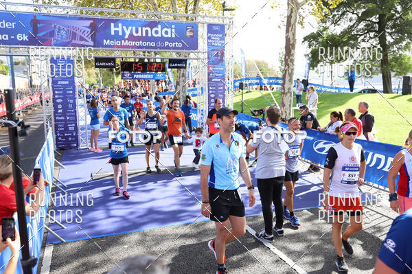 Buy your photos of the eventMeia Maratona Porto 2019 on Fotop