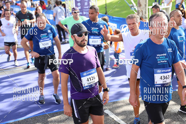Buy your photos of the eventMeia Maratona Porto 2019 on Fotop
