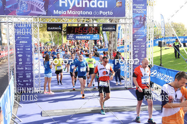 Buy your photos of the eventMeia Maratona Porto 2019 on Fotop