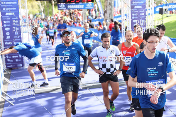 Buy your photos of the eventMeia Maratona Porto 2019 on Fotop