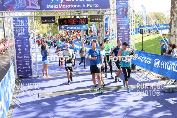 Buy your photos of the eventMeia Maratona Porto 2019 on Fotop