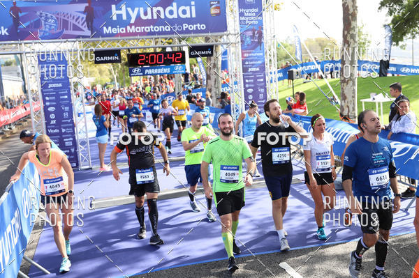 Buy your photos of the eventMeia Maratona Porto 2019 on Fotop