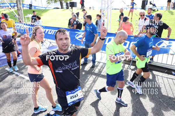 Buy your photos of the eventMeia Maratona Porto 2019 on Fotop