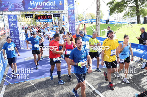 Buy your photos of the eventMeia Maratona Porto 2019 on Fotop