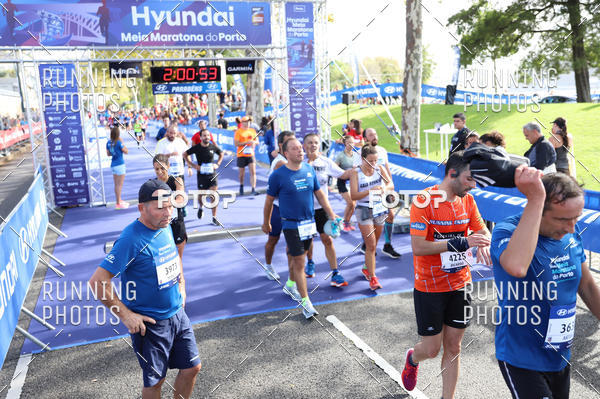 Buy your photos of the eventMeia Maratona Porto 2019 on Fotop