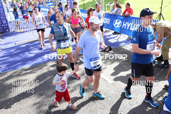 Buy your photos of the eventMeia Maratona Porto 2019 on Fotop