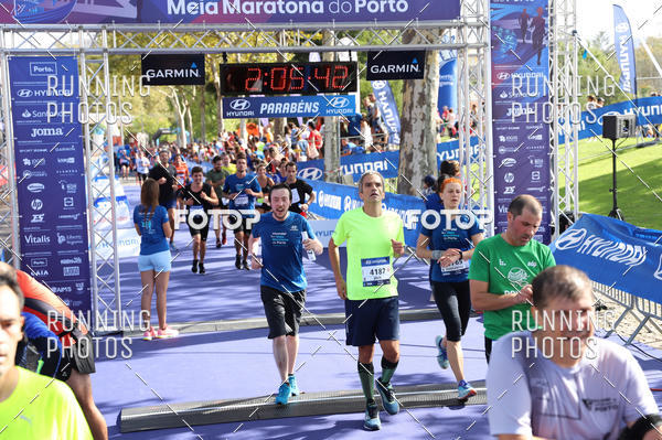 Buy your photos of the eventMeia Maratona Porto 2019 on Fotop