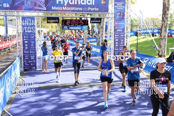 Buy your photos of the eventMeia Maratona Porto 2019 on Fotop