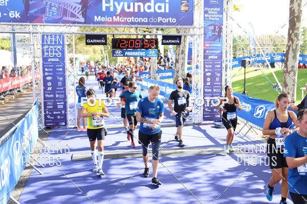 Buy your photos of the eventMeia Maratona Porto 2019 on Fotop