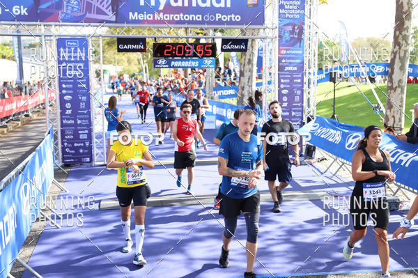 Buy your photos of the eventMeia Maratona Porto 2019 on Fotop