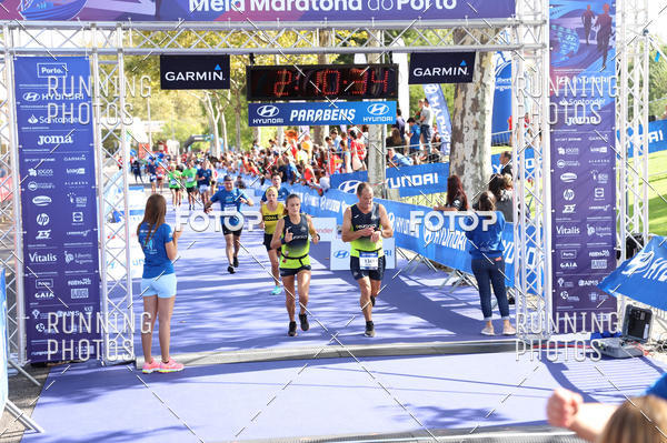 Buy your photos of the eventMeia Maratona Porto 2019 on Fotop