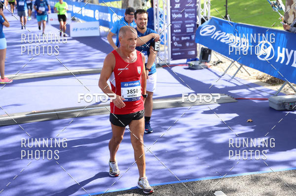 Buy your photos of the eventMeia Maratona Porto 2019 on Fotop