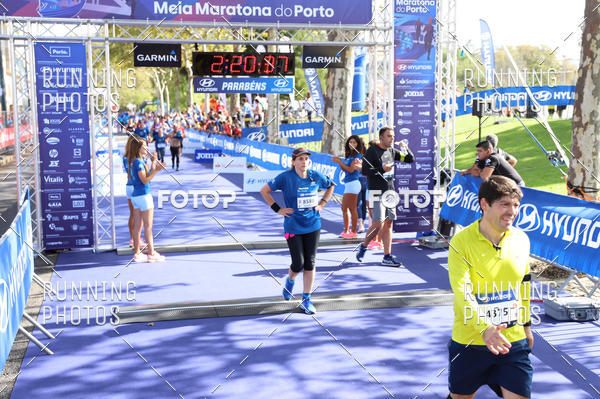 Buy your photos of the eventMeia Maratona Porto 2019 on Fotop