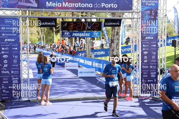 Buy your photos of the eventMeia Maratona Porto 2019 on Fotop