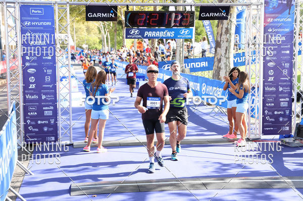 Buy your photos of the eventMeia Maratona Porto 2019 on Fotop
