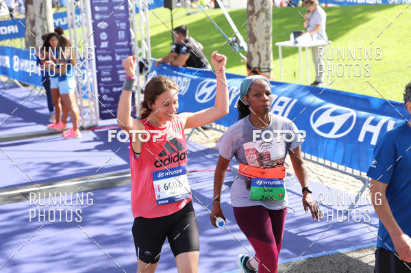 Buy your photos of the eventMeia Maratona Porto 2019 on Fotop