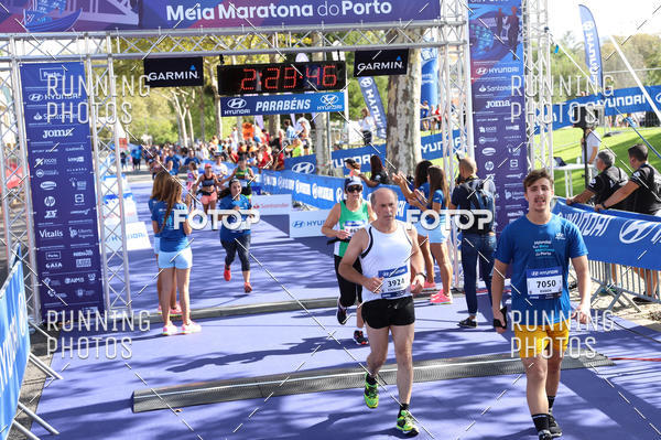 Buy your photos of the eventMeia Maratona Porto 2019 on Fotop