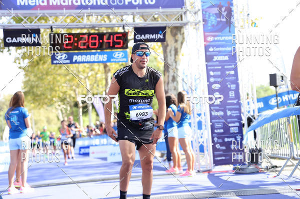 Buy your photos of the eventMeia Maratona Porto 2019 on Fotop